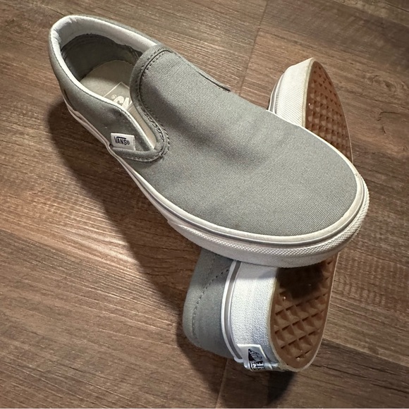 Vans Gray Canvas Slip-On Shoes Size 5 Women’s - Picture 4 of 6